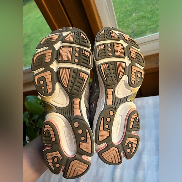 Ryka Ultimate Running Shoe Women’s Size 8.5W - Picture 6 of 7